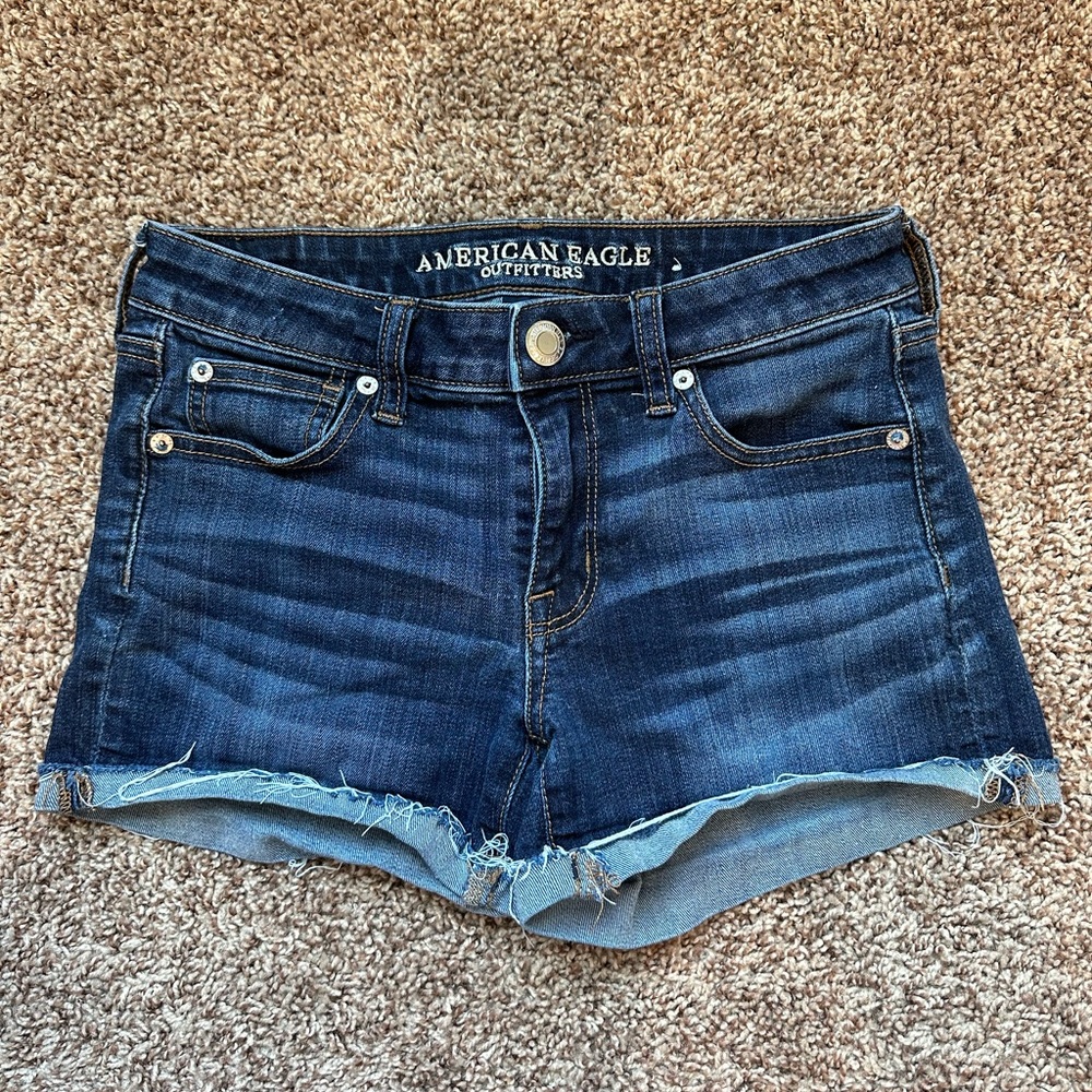 AMERICAN EAGLE SUPER STRETCH SHORTIE JEAN SHORTS